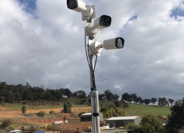 triple camera